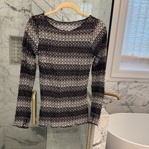 Moving Comfort Black and White Long Sleeve Top